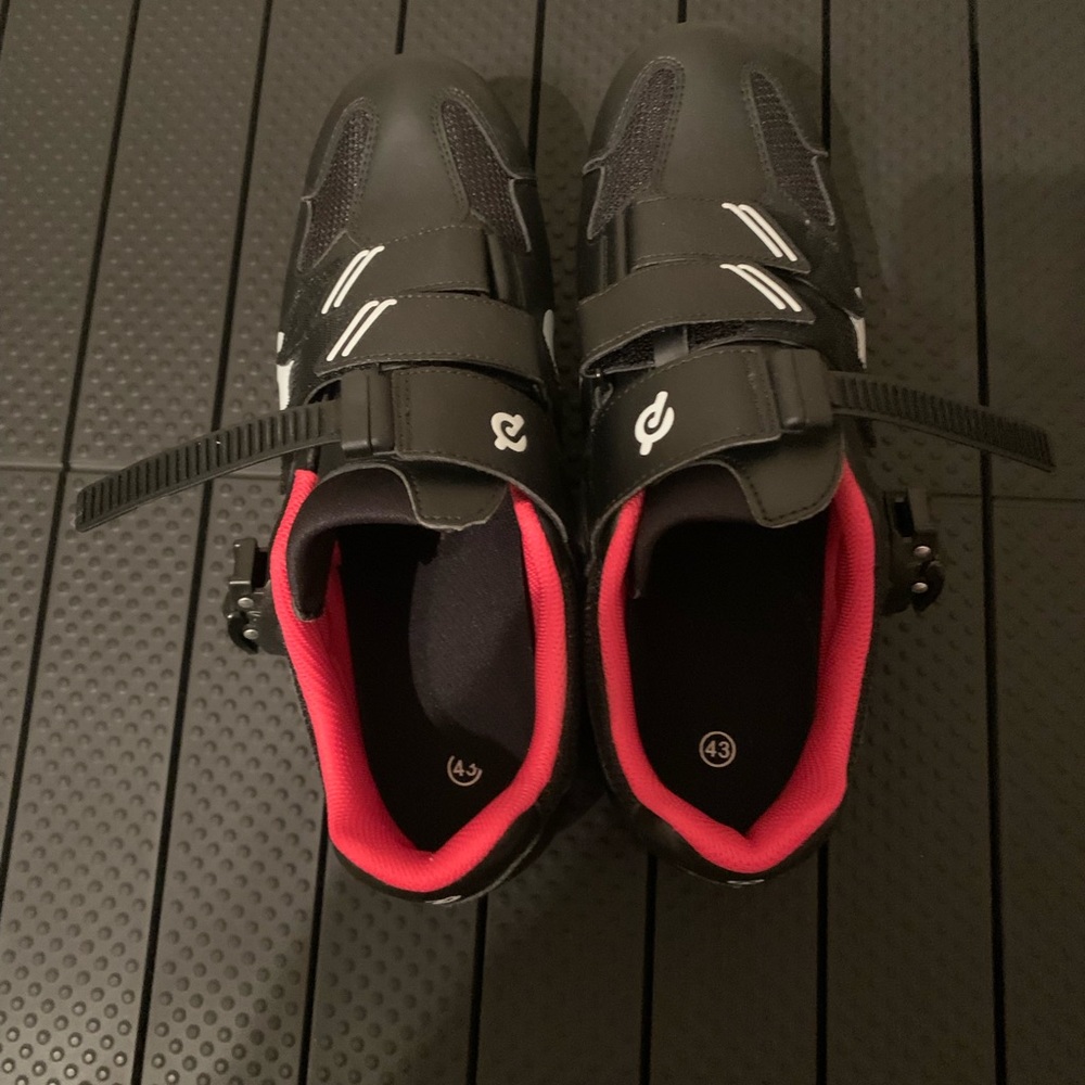 Gently used Peloton riding shoes. Women’s Size 43